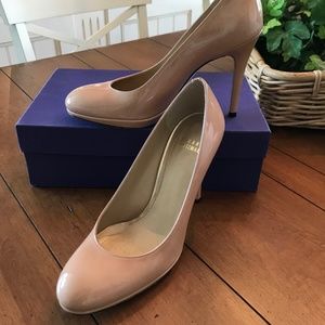 STUART WEITZMAN PLATSWOON PATENT LEATHER ADOBE ANILINE NUDE PUMP SIZE 7.5 M